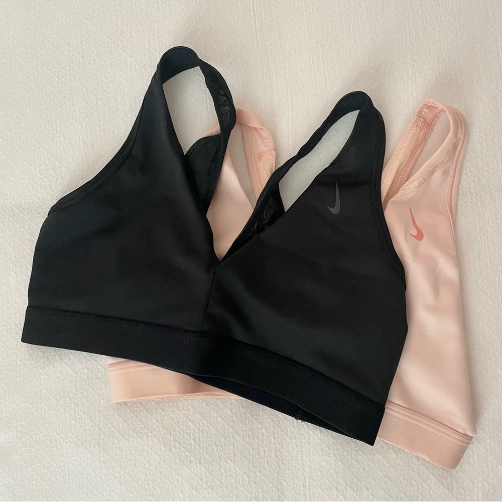 Nike Mesh Twist Back Sports Bras (2) size Medium
